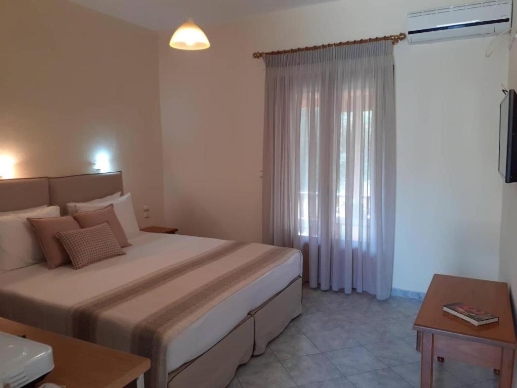 Forest Resort Suites Skiathos Трулос Екстер'єр фото