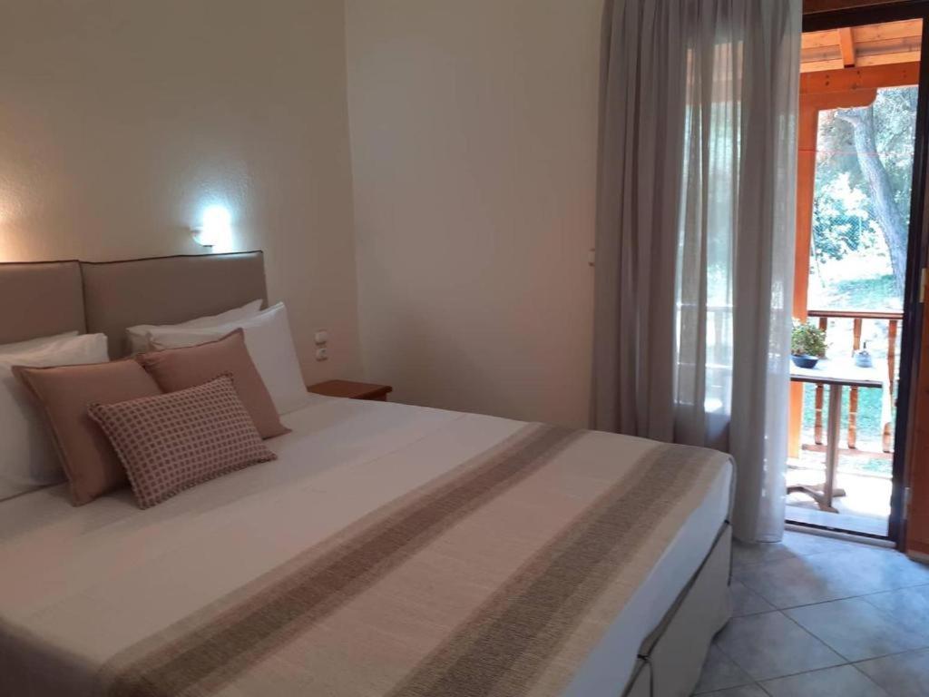 Forest Resort Suites Skiathos Трулос Екстер'єр фото